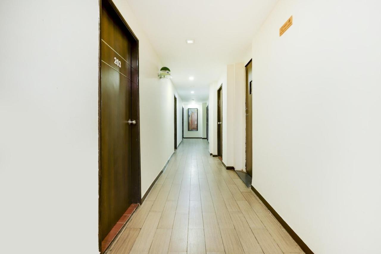Oyo Hotel Dash Vadodara Exterior foto