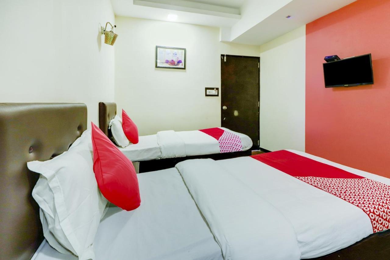 Oyo Hotel Dash Vadodara Exterior foto