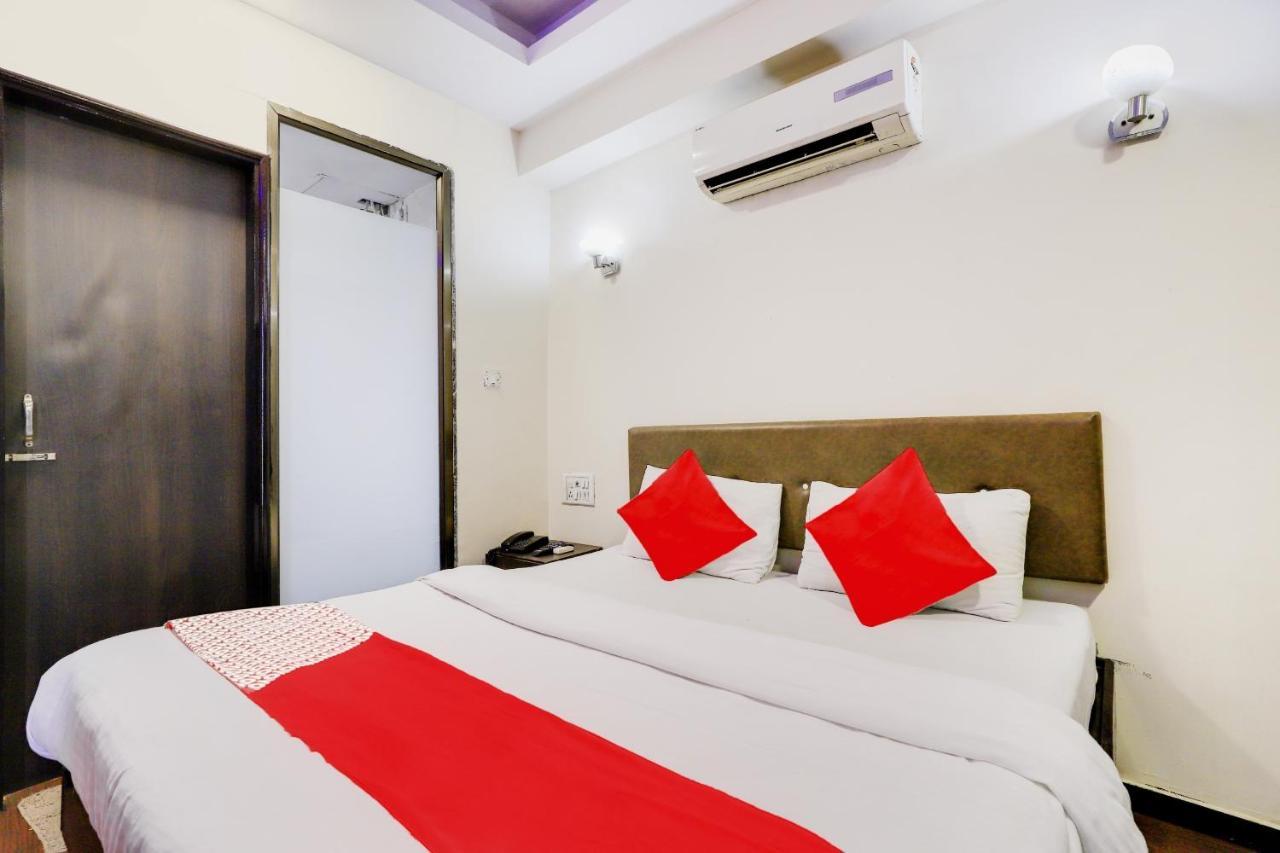 Oyo Hotel Dash Vadodara Exterior foto