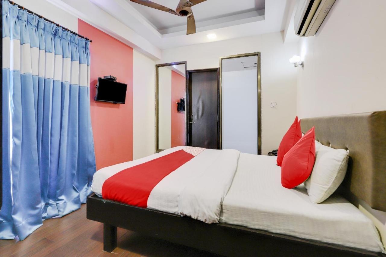 Oyo Hotel Dash Vadodara Exterior foto
