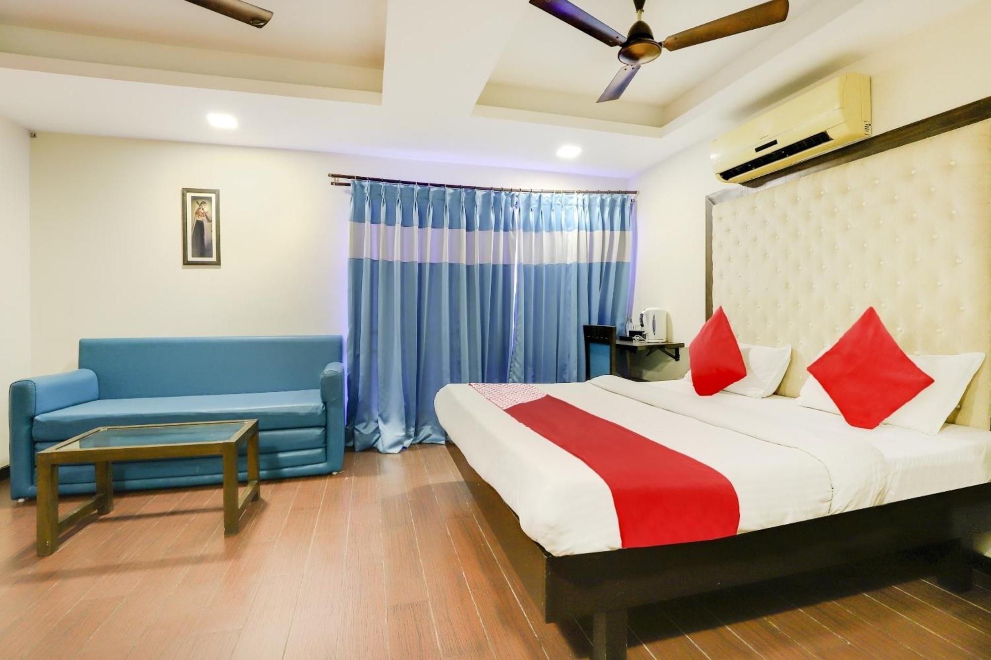 Oyo Hotel Dash Vadodara Exterior foto