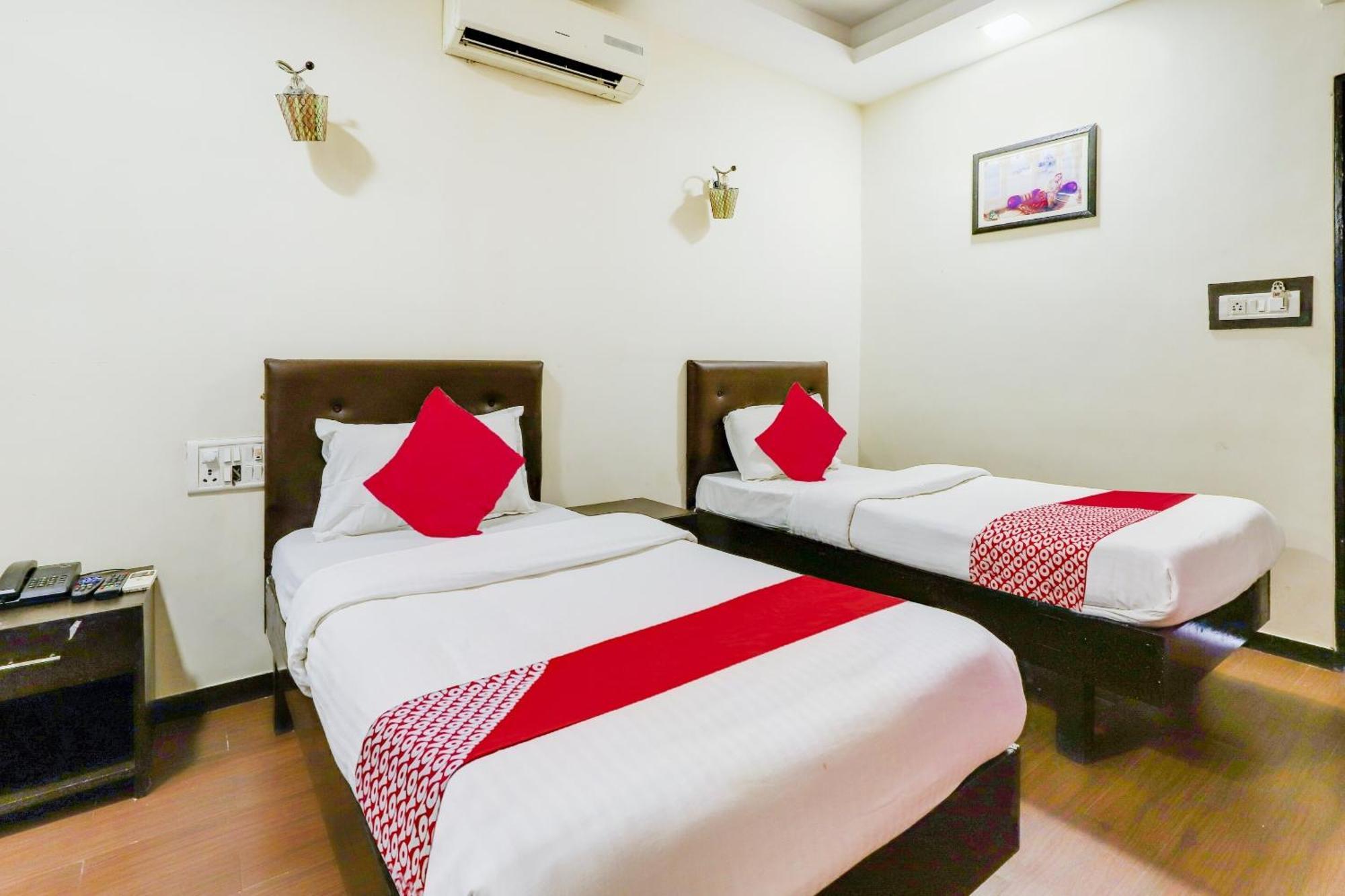 Oyo Hotel Dash Vadodara Exterior foto